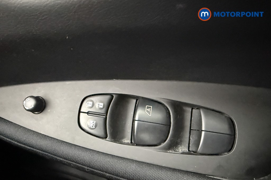 Nissan Leaf Acenta Automatic Electric Hatchback - Stock Number (1567555) - 15th supplementary image