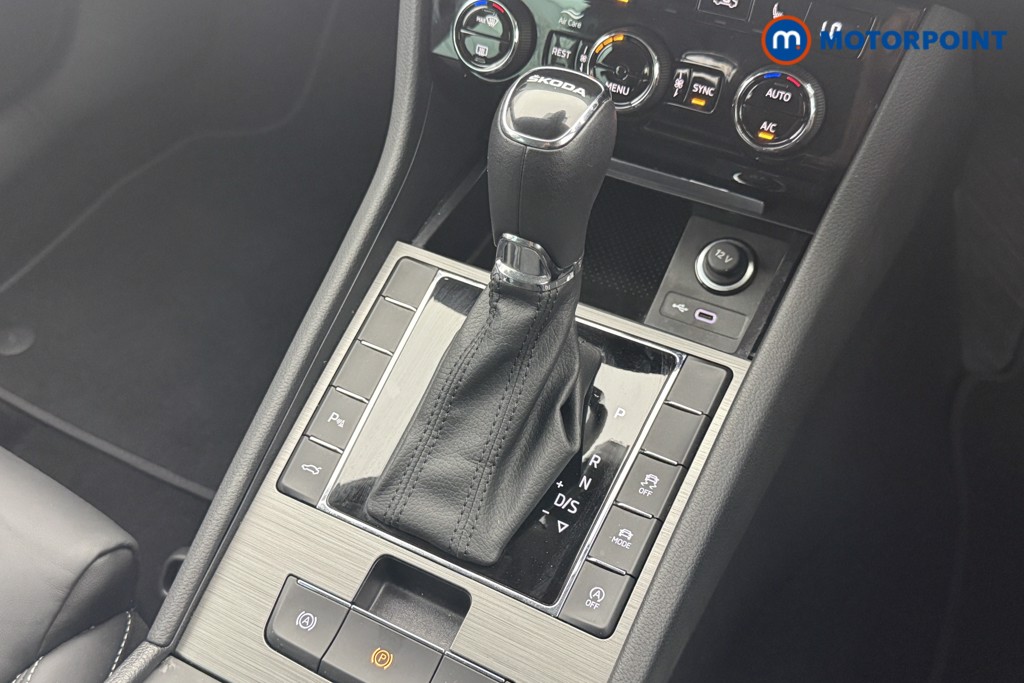 Skoda Superb Se L Automatic Petrol Estate - Stock Number (1567955) - 4th supplementary image