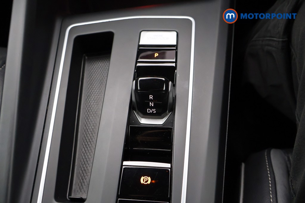 Volkswagen Golf R-Line Automatic Petrol Hatchback - Stock Number (1568362) - 6th supplementary image
