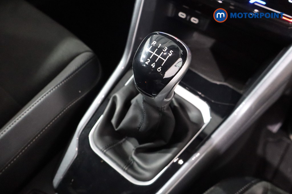 Volkswagen T-Roc Style Manual Petrol SUV - Stock Number (1568469) - 14th supplementary image