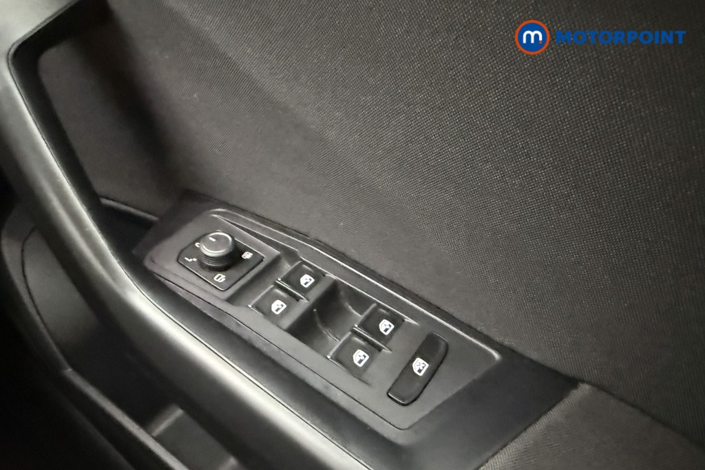 Volkswagen T-Roc Design Manual Petrol SUV - Stock Number (1568644) - 16th supplementary image