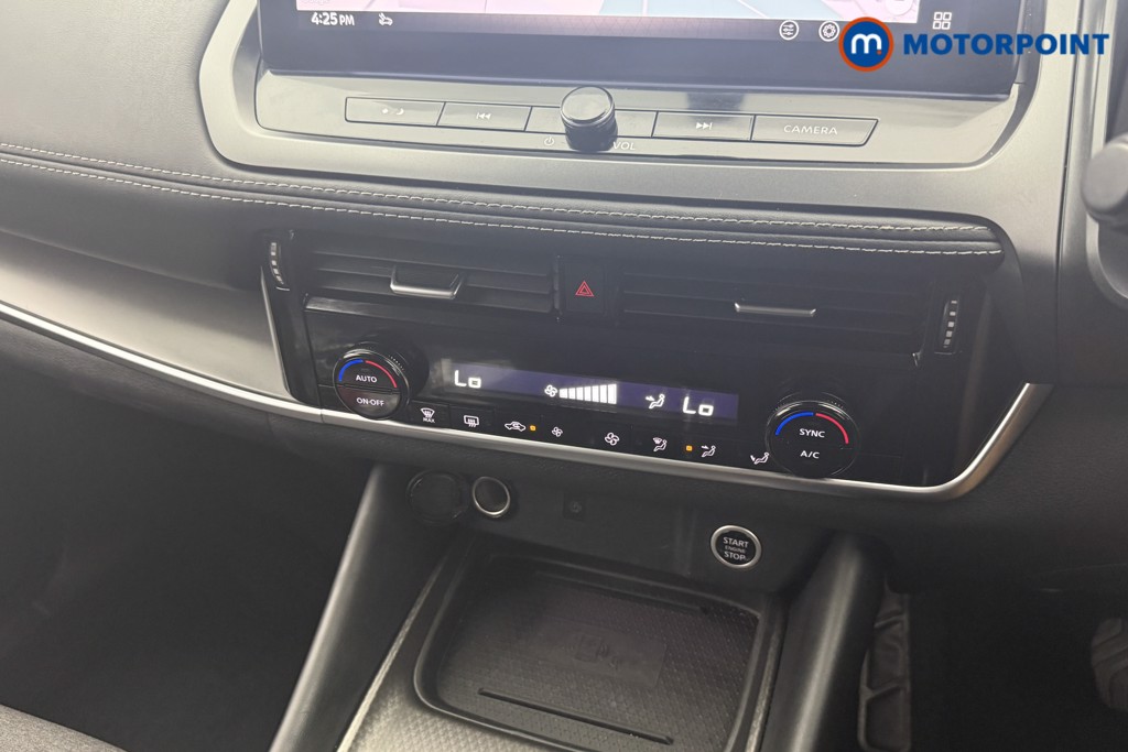 Nissan Qashqai N-Connecta Automatic Petrol SUV - Stock Number (1568695) - 4th supplementary image