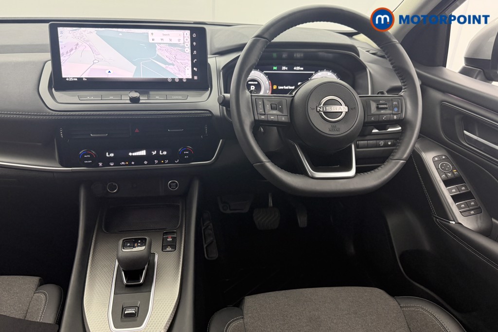 Nissan Qashqai N-Connecta Automatic Petrol SUV - Stock Number (1568695) - 1st supplementary image