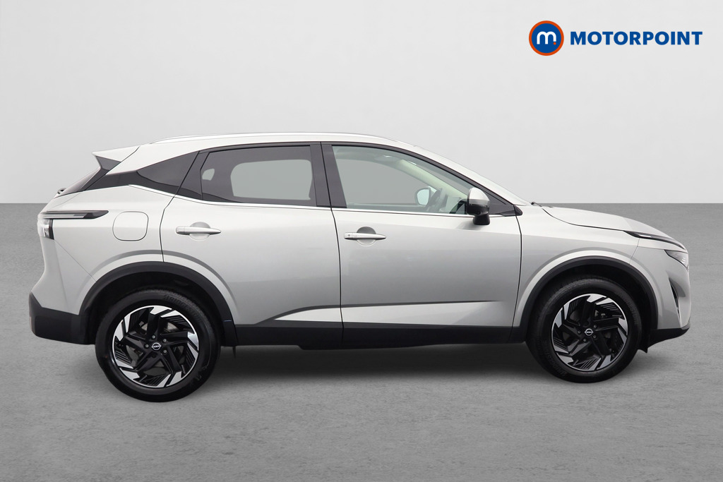 Nissan Qashqai N-Connecta Automatic Petrol SUV - Stock Number (1568695) - Drivers side