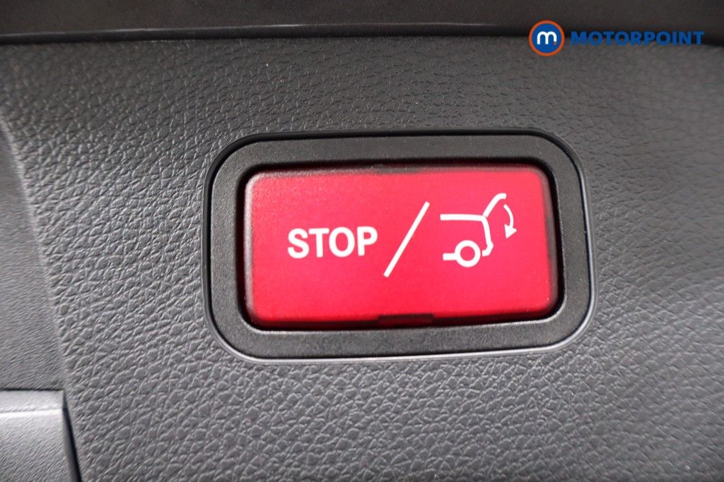Mercedes-Benz GLA Amg Line Automatic Petrol SUV - Stock Number (1568735) - 35th supplementary image