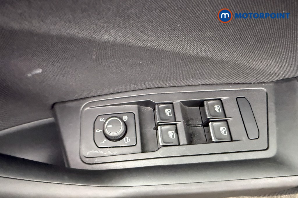 Volkswagen T-Roc Design Automatic Petrol Convertible - Stock Number (1569170) - 16th supplementary image