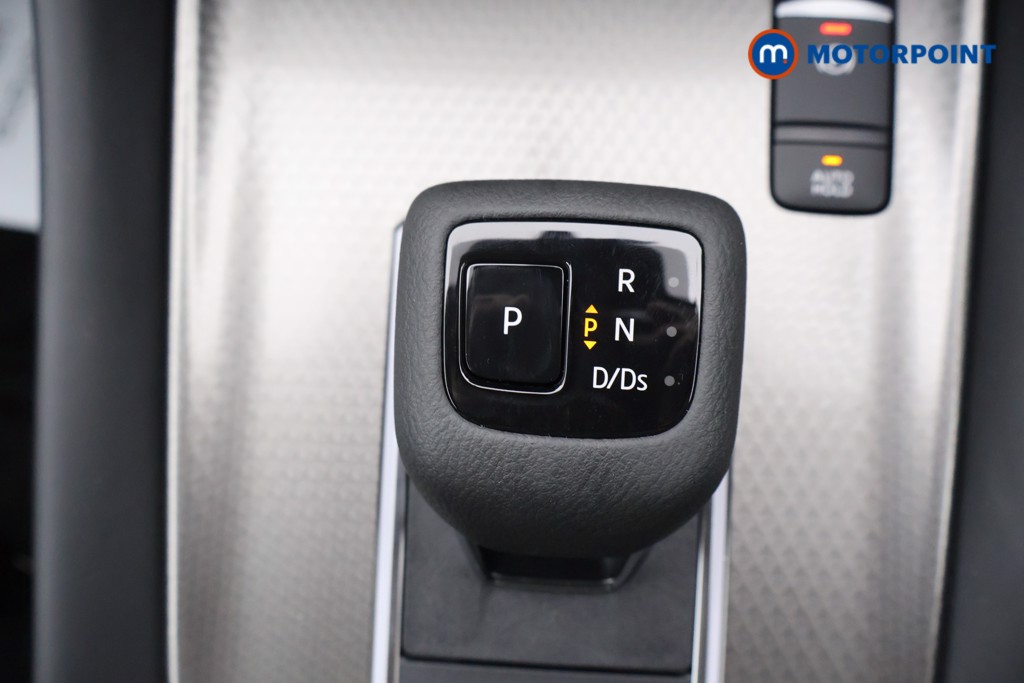 Nissan Qashqai N-Connecta Automatic Petrol SUV - Stock Number (1569273) - 6th supplementary image