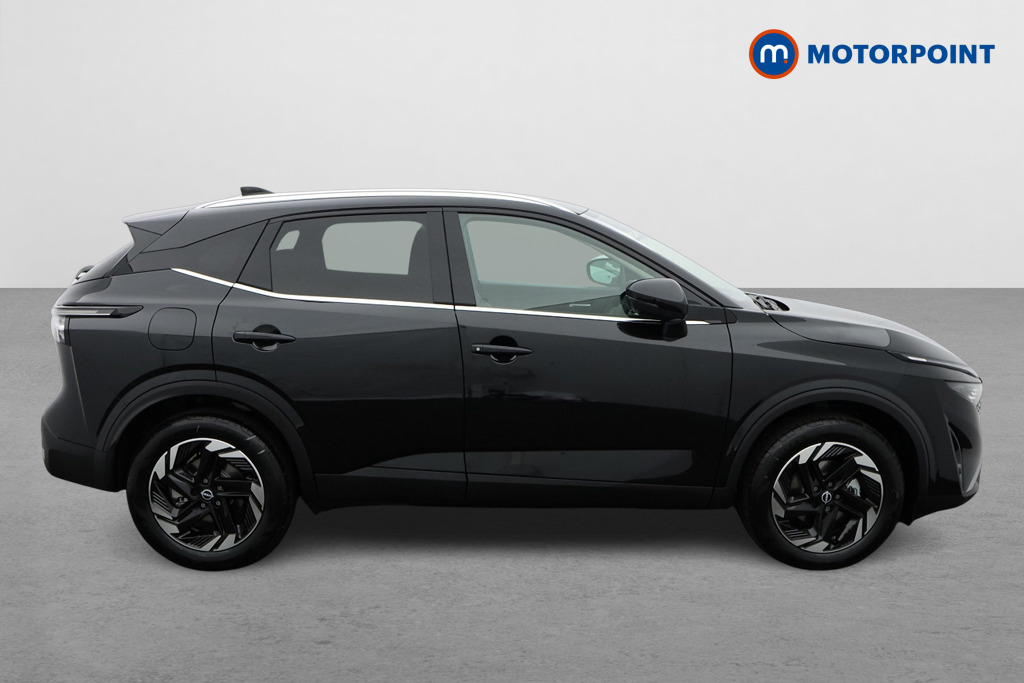 Nissan Qashqai N-Connecta Automatic Petrol SUV - Stock Number (1569408) - Drivers side