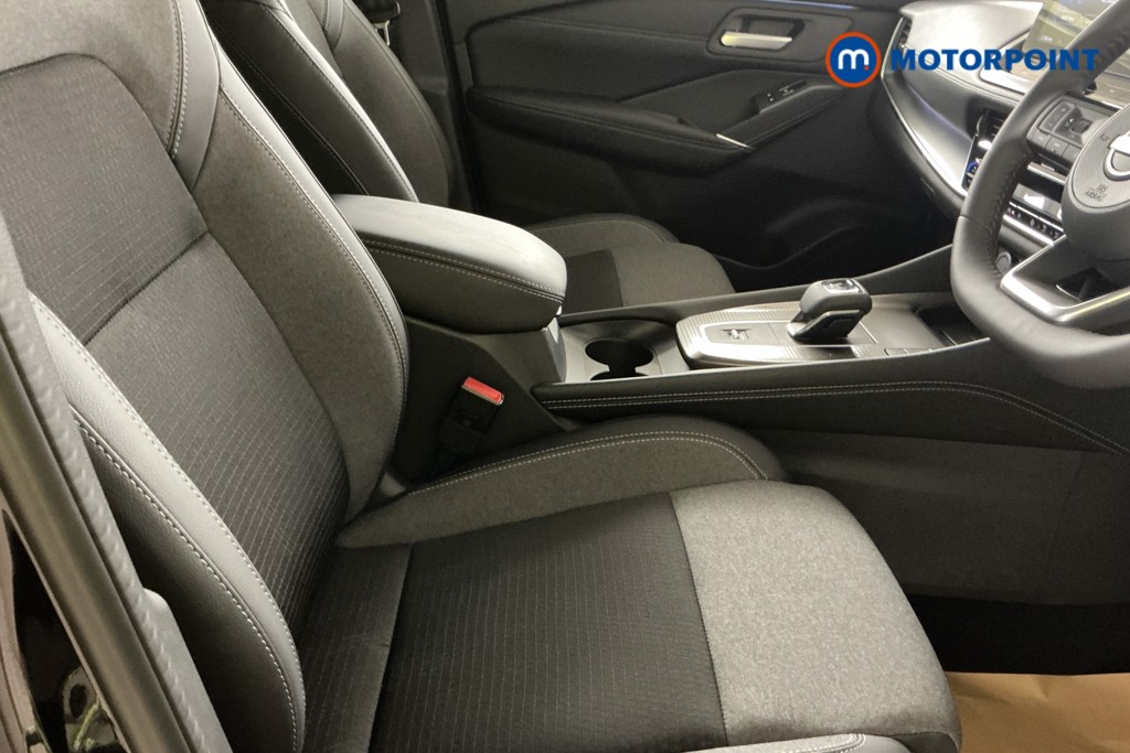 Nissan Qashqai N-Connecta Automatic Petrol SUV - Stock Number (1569420) - 4th supplementary image