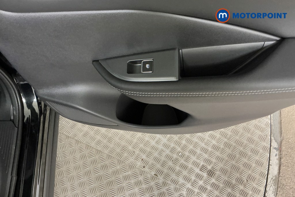 Nissan Qashqai N-Connecta Automatic Petrol SUV - Stock Number (1569420) - 22nd supplementary image