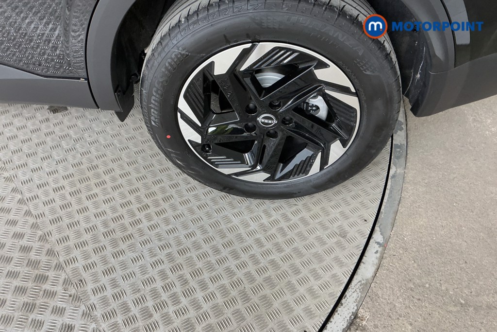 Nissan Qashqai N-Connecta Automatic Petrol SUV - Stock Number (1569420) - 35th supplementary image