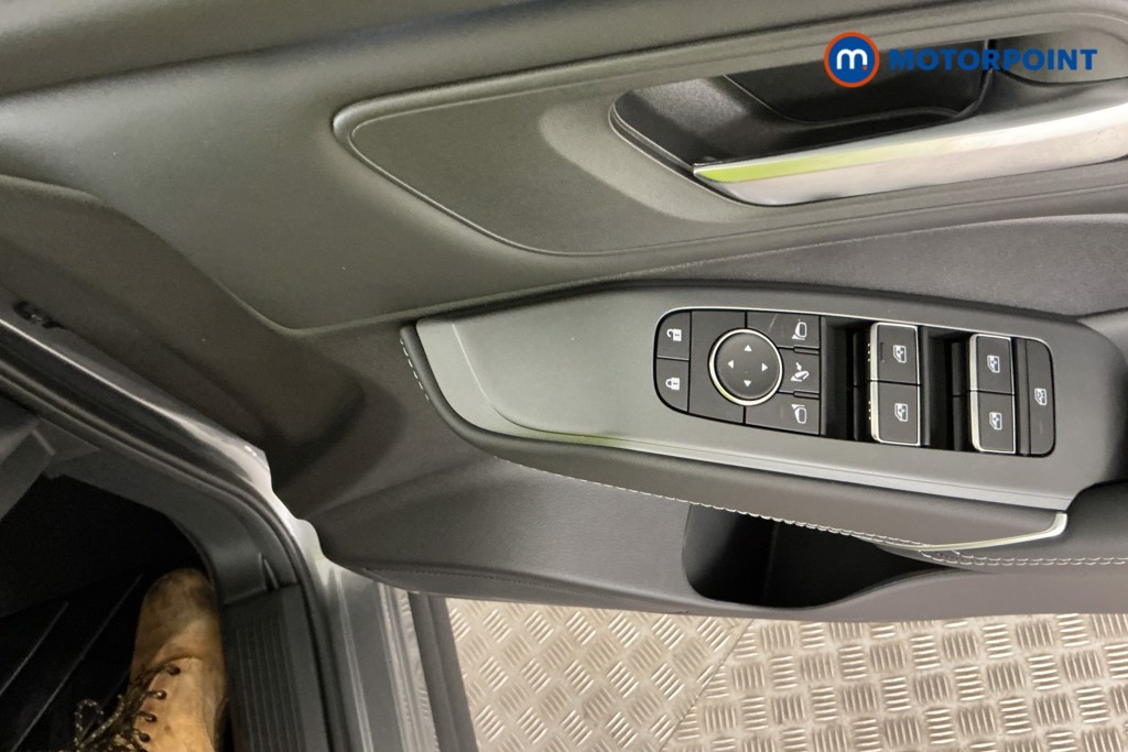 Nissan Qashqai N-Connecta Automatic Petrol SUV - Stock Number (1569423) - 21st supplementary image