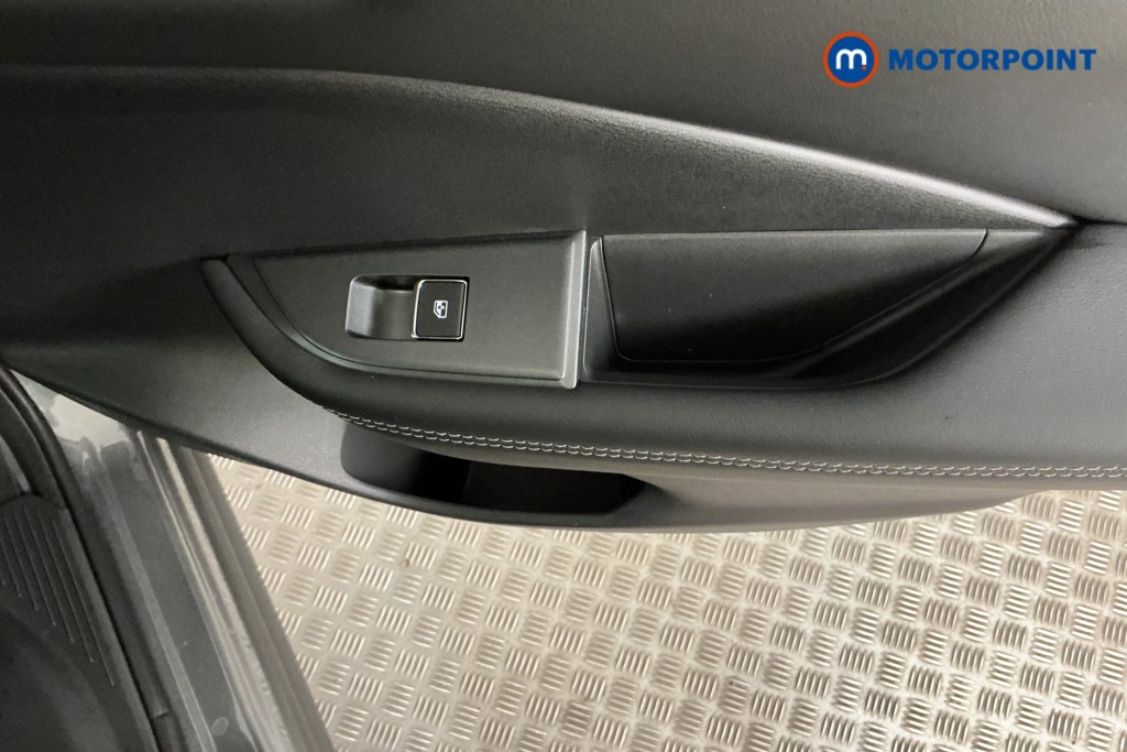 Nissan Qashqai N-Connecta Automatic Petrol SUV - Stock Number (1569423) - 22nd supplementary image