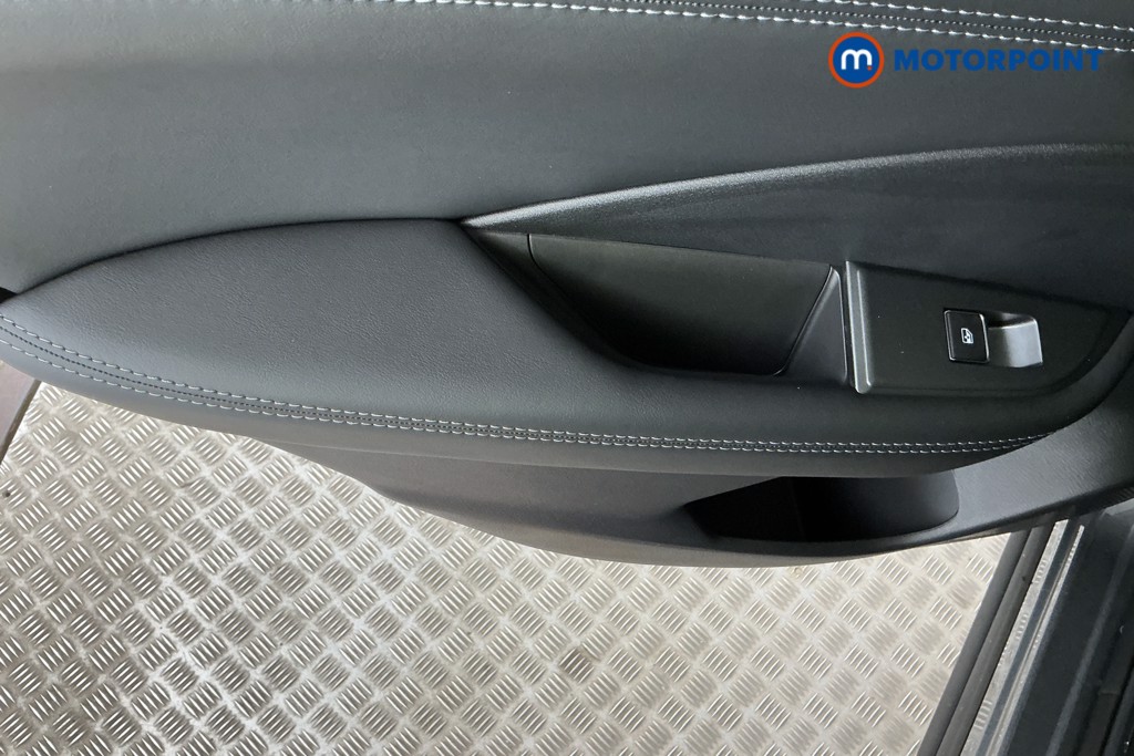 Nissan Qashqai N-Connecta Automatic Petrol SUV - Stock Number (1569423) - 23rd supplementary image