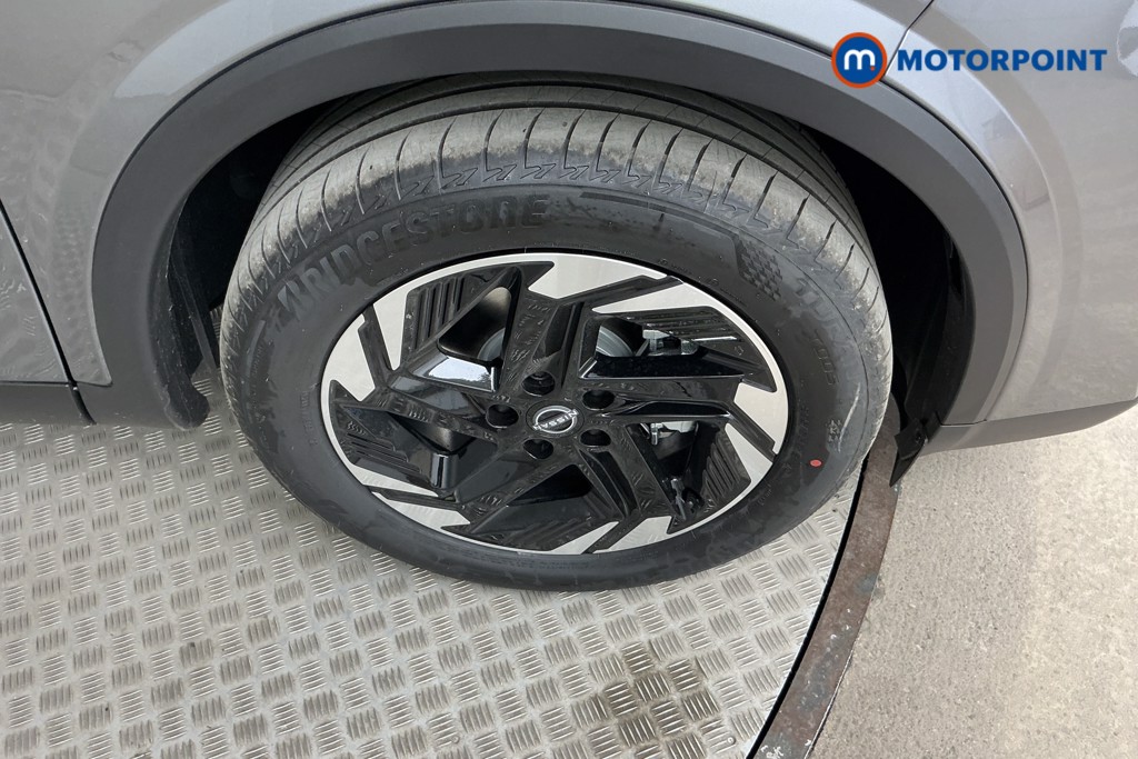 Nissan Qashqai N-Connecta Automatic Petrol SUV - Stock Number (1569423) - 32nd supplementary image