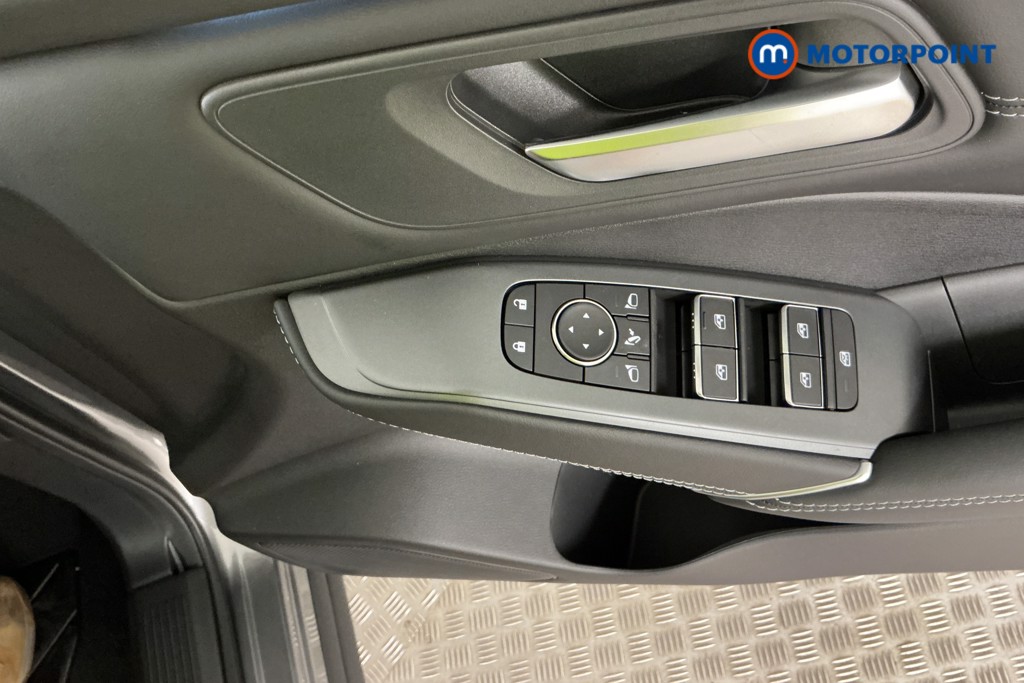 Nissan Qashqai N-Connecta Automatic Petrol SUV - Stock Number (1569424) - 21st supplementary image