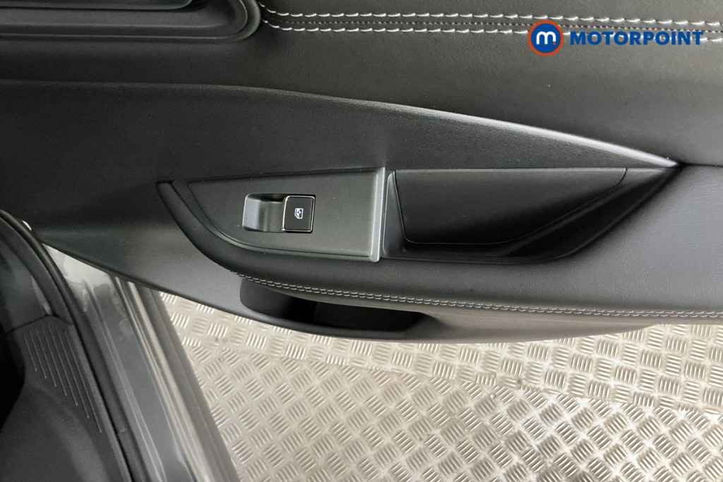 Nissan Qashqai N-Connecta Automatic Petrol SUV - Stock Number (1569424) - 22nd supplementary image