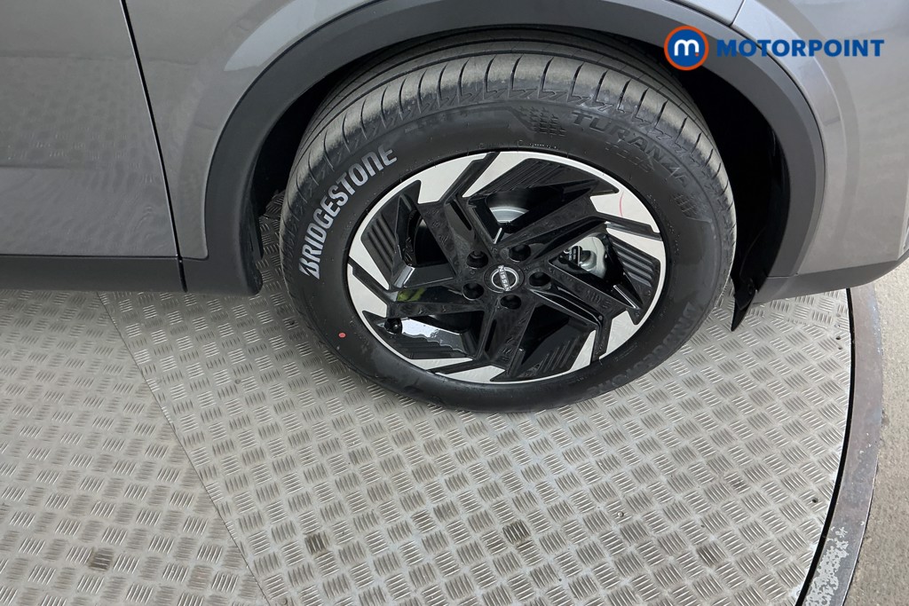 Nissan Qashqai N-Connecta Automatic Petrol SUV - Stock Number (1569424) - 32nd supplementary image