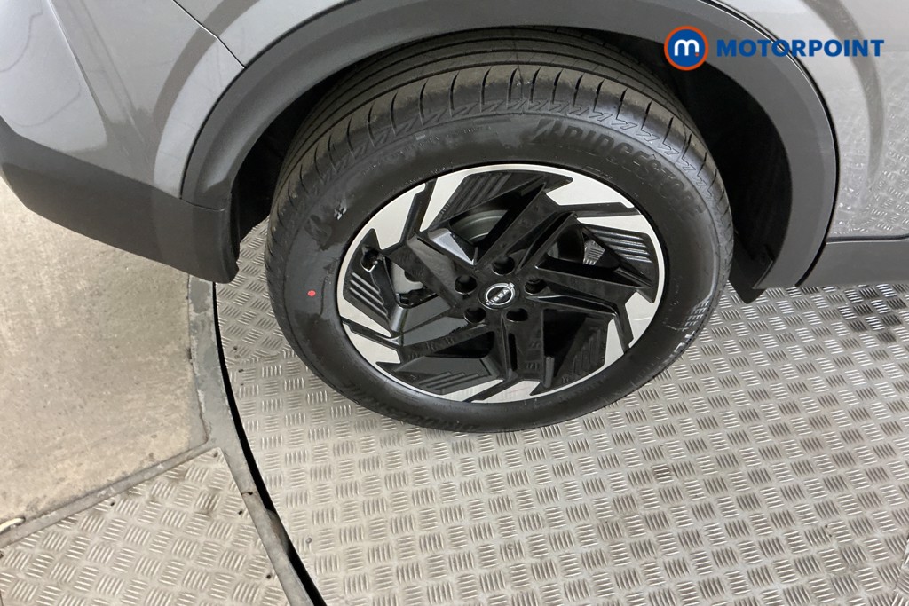 Nissan Qashqai N-Connecta Automatic Petrol SUV - Stock Number (1569424) - 33rd supplementary image