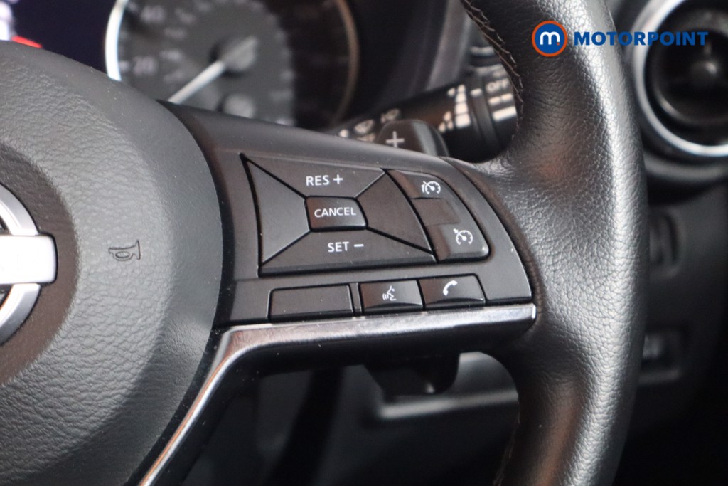 Nissan Juke N-Connecta Automatic Petrol SUV - Stock Number (1569825) - 8th supplementary image