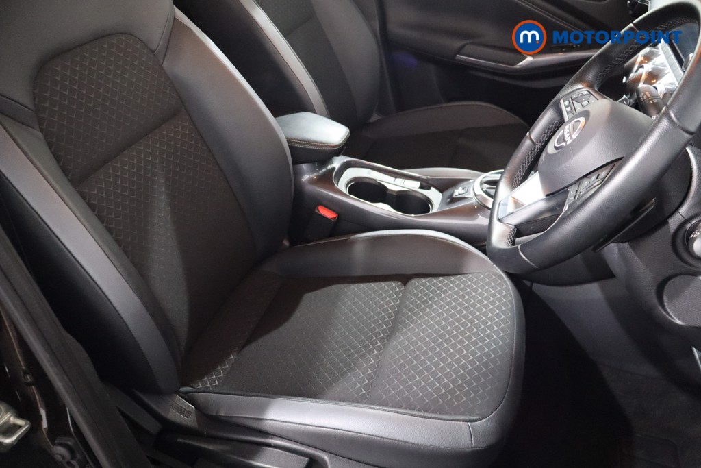 Nissan Juke N-Connecta Automatic Petrol SUV - Stock Number (1569825) - 24th supplementary image