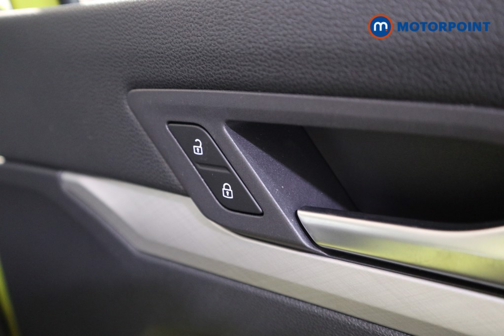 Volkswagen Golf Life Automatic Petrol Hatchback - Stock Number (1569967) - 9th supplementary image