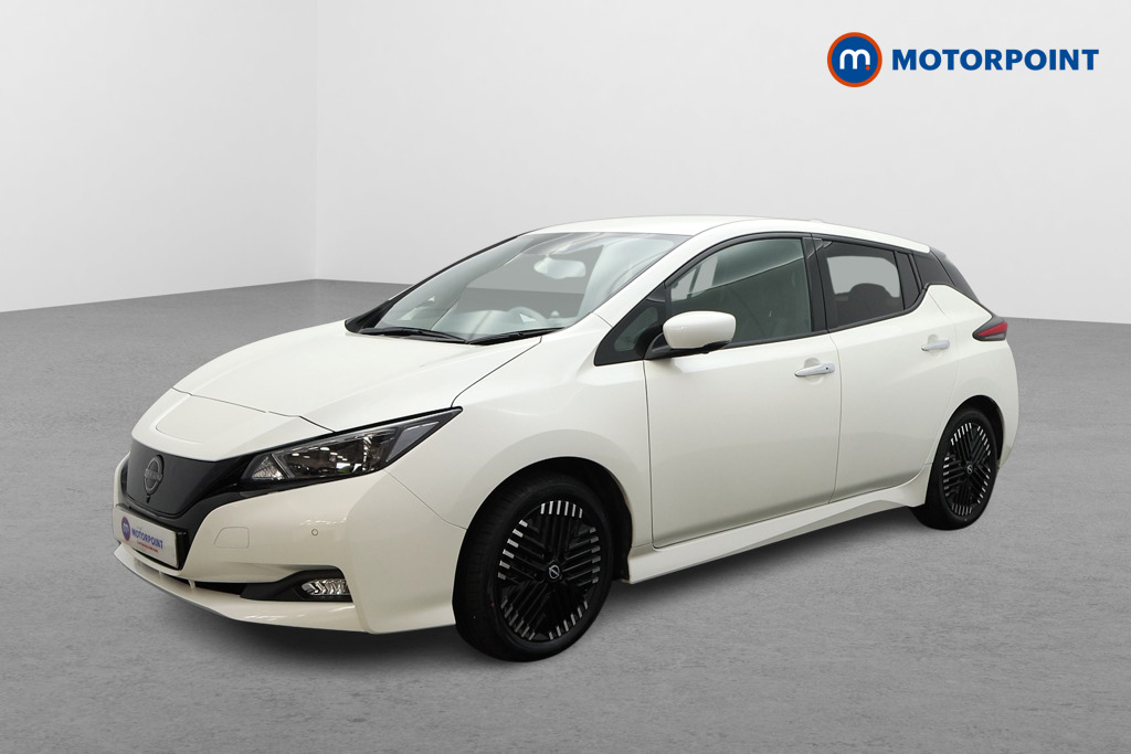 Nissan Leaf Tekna Automatic Electric Hatchback - Stock Number (1570809) - Passenger side front corner