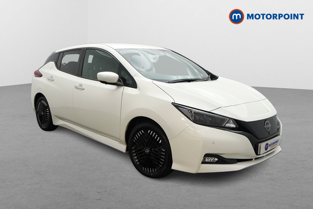 Nissan Leaf Tekna Automatic Electric Hatchback - Stock Number (1570809) - Drivers side front corner