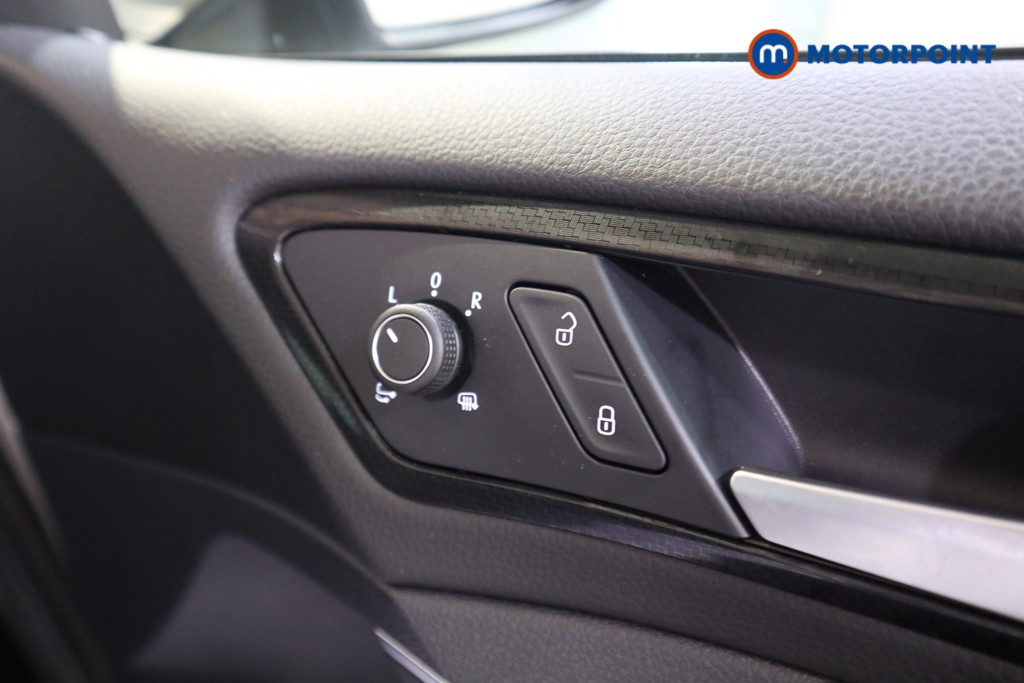 Volkswagen Golf R Automatic Petrol Hatchback - Stock Number (1571172) - 10th supplementary image