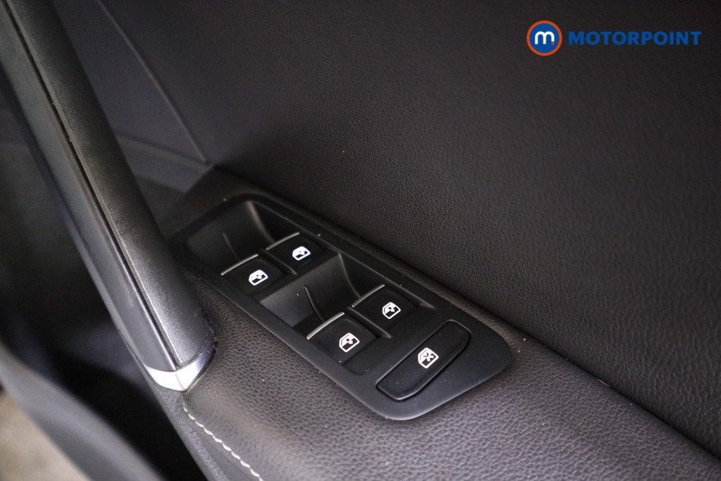 Volkswagen Golf R Automatic Petrol Hatchback - Stock Number (1571172) - 11th supplementary image