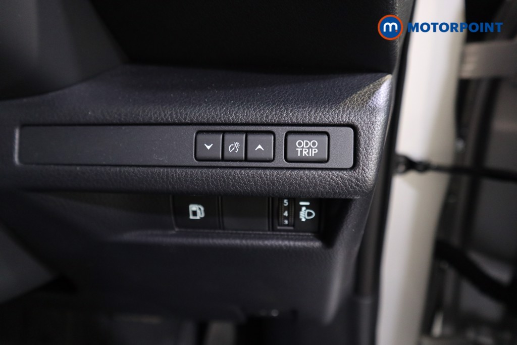 Lexus LBX Premium Automatic Petrol-Electric Hybrid SUV - Stock Number (1571306) - 8th supplementary image