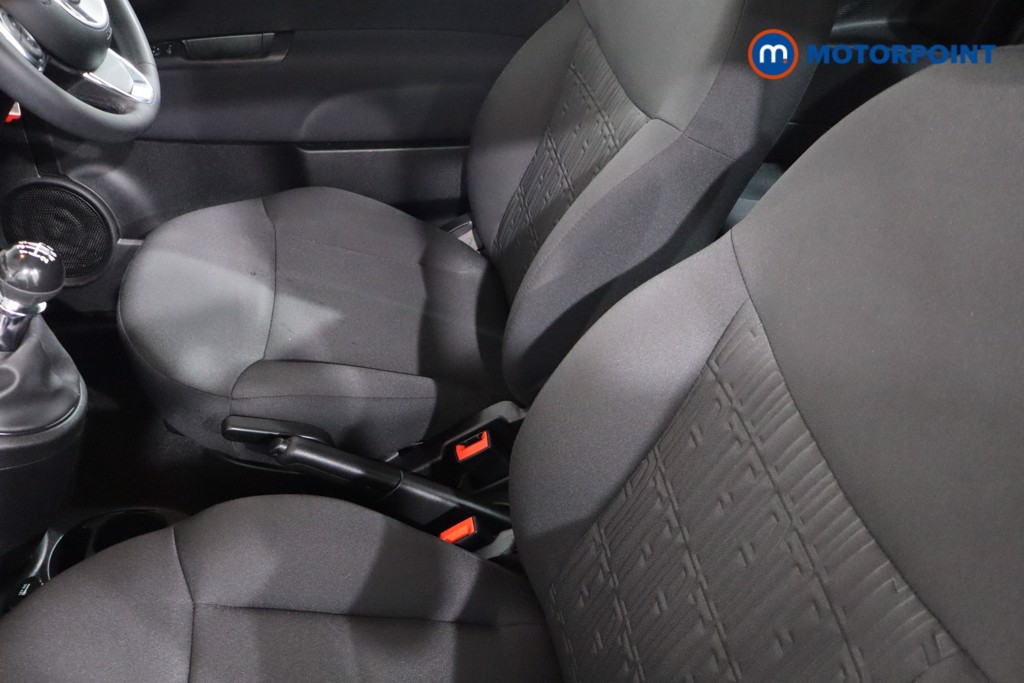 Fiat 500 TOP Manual Petrol-Electric Hybrid Hatchback - Stock Number (1565268) - 4th supplementary image