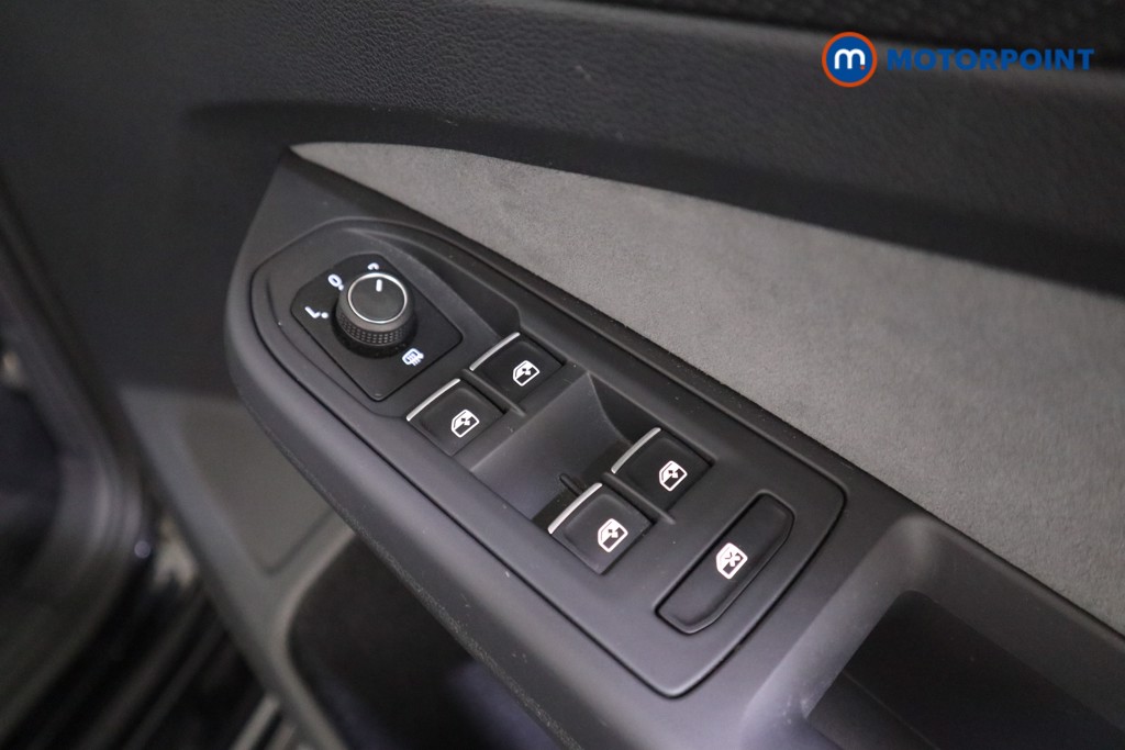 Volkswagen Golf R-Line Automatic Petrol Hatchback - Stock Number (1565575) - 10th supplementary image