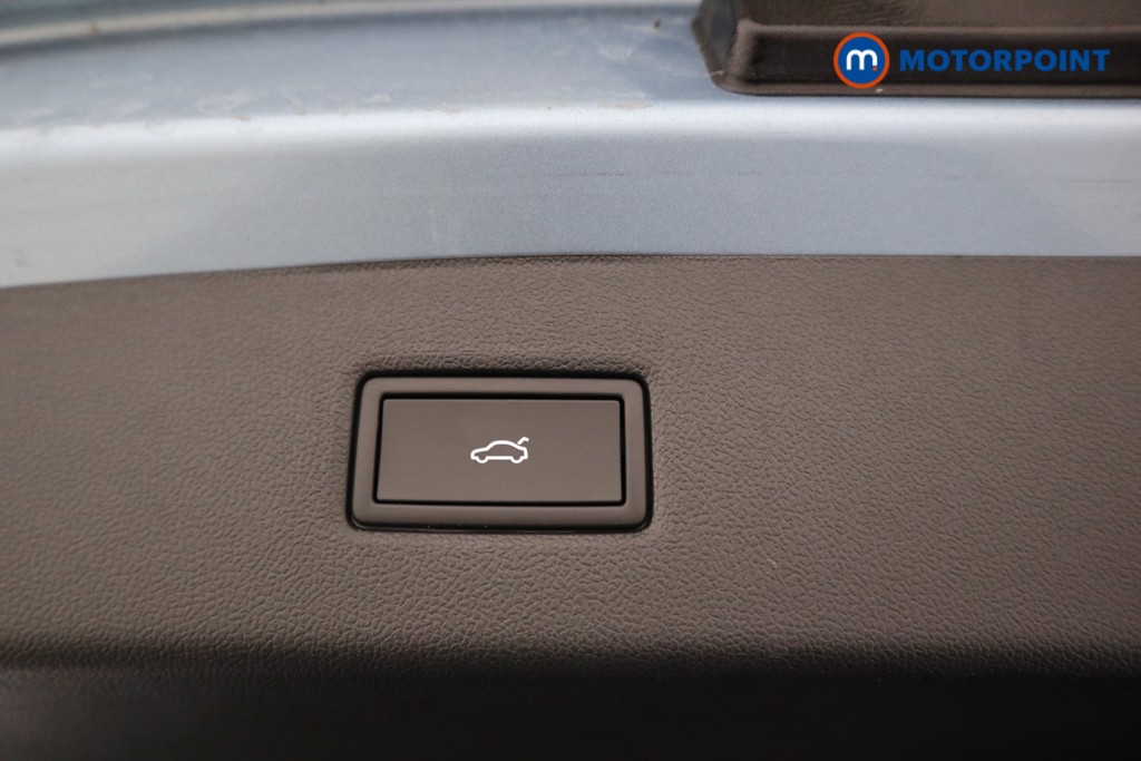 Ford Explorer Premium Automatic Electric SUV - Stock Number (1567704) - 13th supplementary image