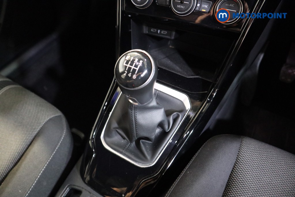 Volkswagen T-Roc Black Edition Manual Petrol SUV - Stock Number (1567814) - 8th supplementary image