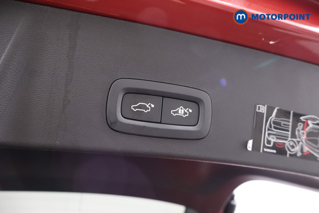 Volvo Xc40 R Design Automatic Petrol SUV - Stock Number (1568289) - 33rd supplementary image