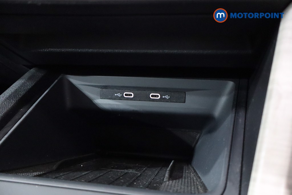 Seat Leon Xcellence Lux Automatic Petrol Hatchback - Stock Number (1572356) - 14th supplementary image