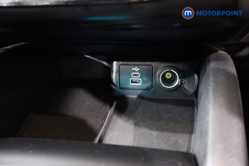 Ford Focus St-Line Automatic Petrol-Electric Hybrid Estate - Stock Number (1572526) - 16th supplementary image