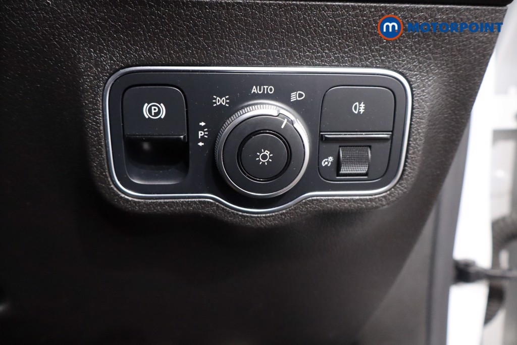 Mercedes-Benz GLB Amg Line Automatic Petrol SUV - Stock Number (1567898) - 20th supplementary image