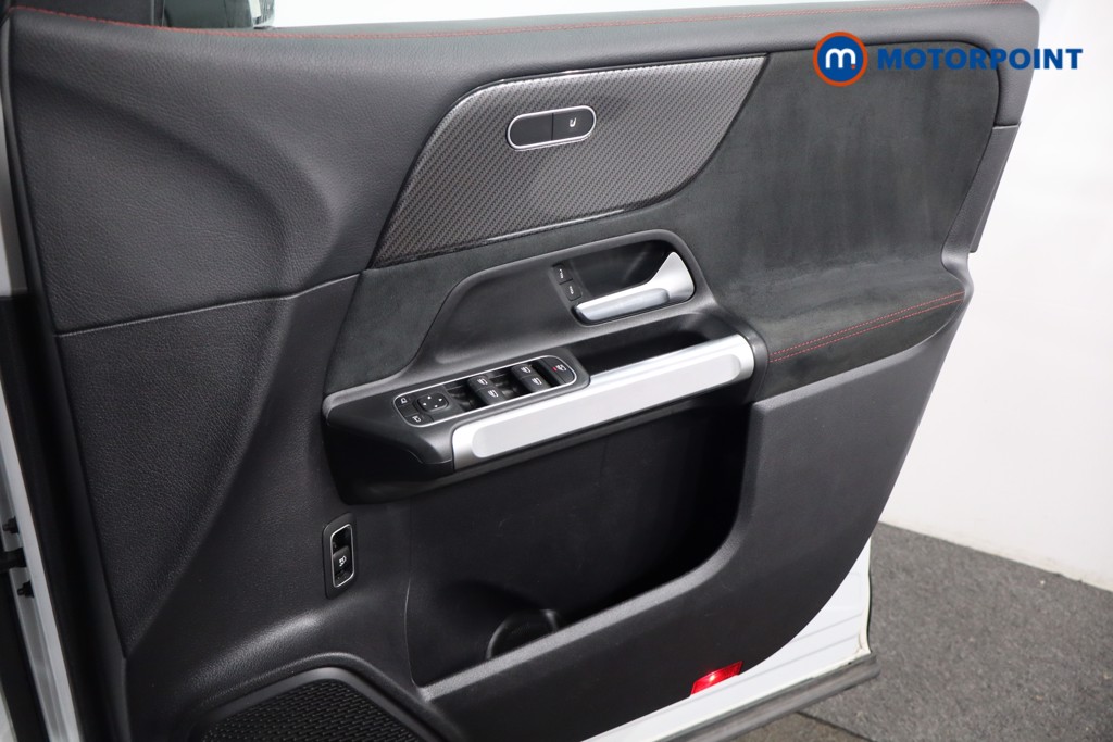 Mercedes-Benz GLB Amg Line Automatic Petrol SUV - Stock Number (1567898) - 21st supplementary image