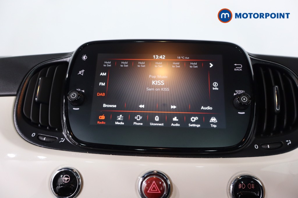 Fiat 500 Lounge Manual Petrol-Electric Hybrid Hatchback - Stock Number (1570248) - 2nd supplementary image