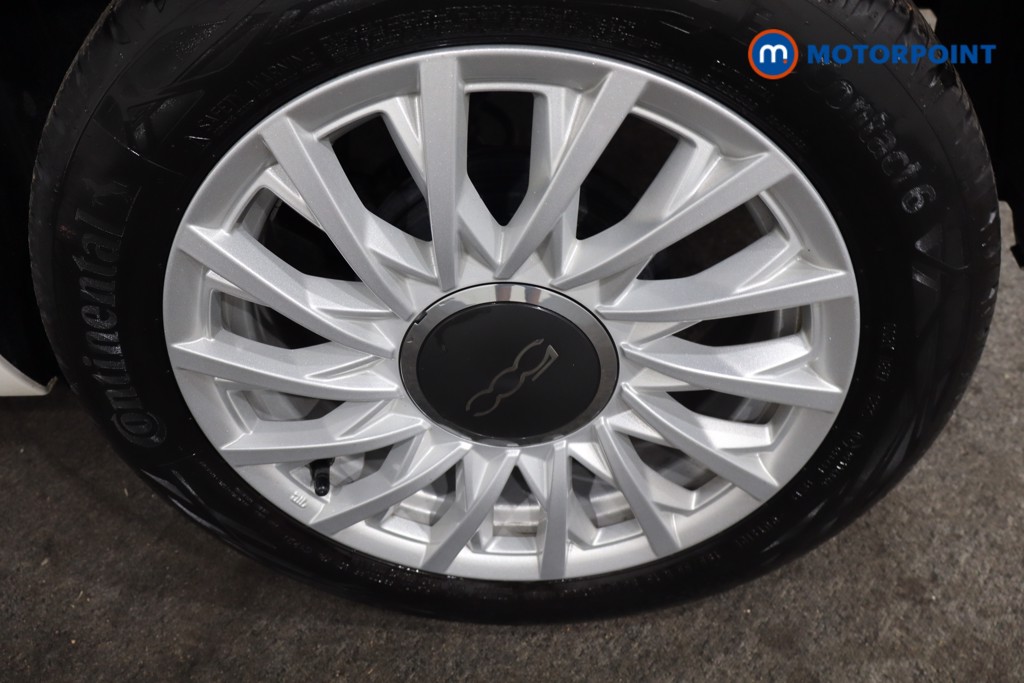 Fiat 500 Lounge Manual Petrol-Electric Hybrid Hatchback - Stock Number (1570248) - 12th supplementary image