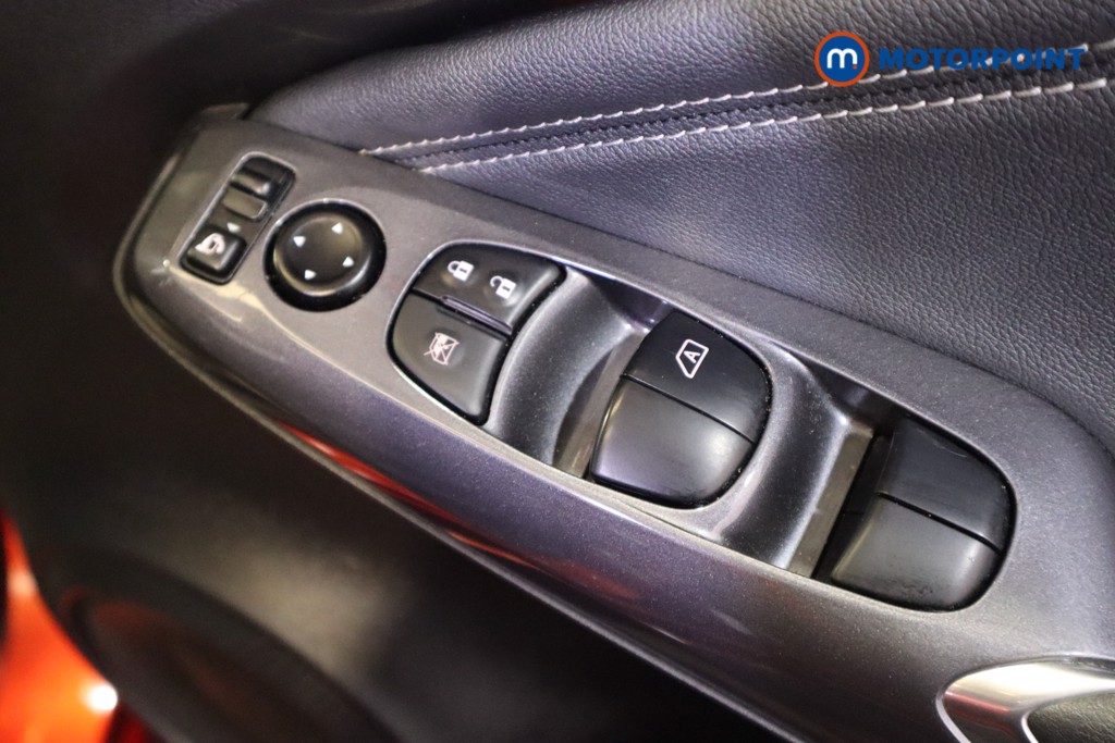 Nissan Juke Tekna Automatic Petrol SUV - Stock Number (1559525) - 9th supplementary image