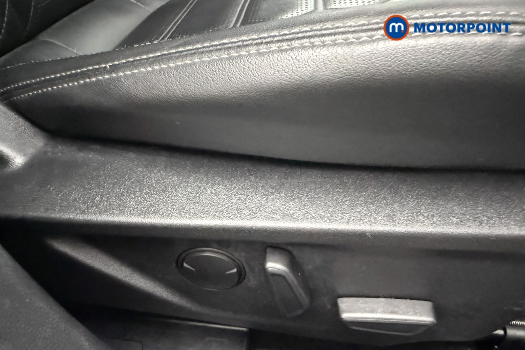 Ford Focus Titanium X Manual Petrol Hatchback - Stock Number (1559984) - 18th supplementary image