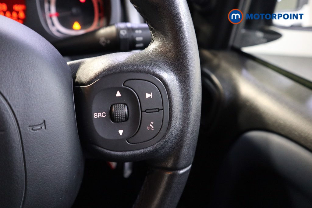 Fiat Panda City Cross Manual Petrol-Electric Hybrid Hatchback - Stock Number (1560019) - 4th supplementary image