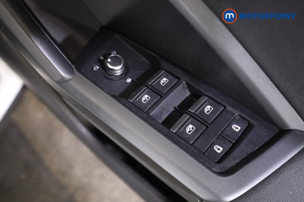 Audi Q3 S Line Manual Petrol SUV - Stock Number (1562614) - 11th supplementary image