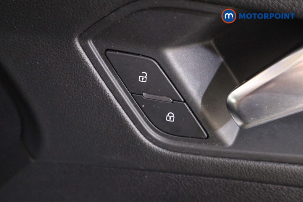 Audi Q3 S Line Manual Petrol SUV - Stock Number (1562614) - 12th supplementary image