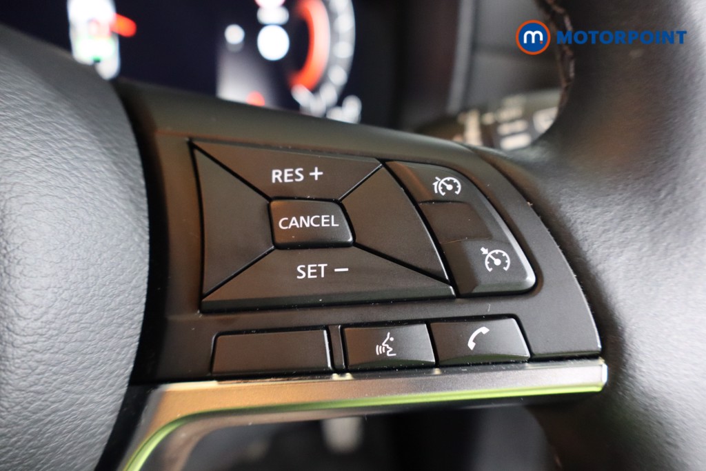 Nissan Juke N-Connecta Manual Petrol SUV - Stock Number (1563448) - 14th supplementary image
