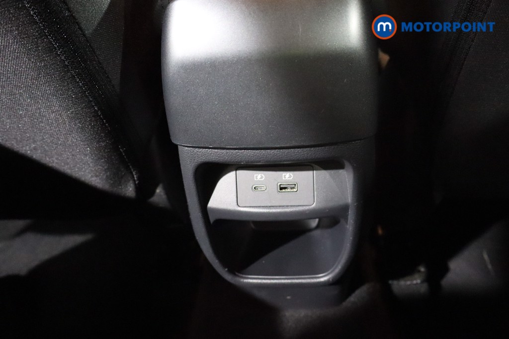 Nissan Juke N-Connecta Manual Petrol SUV - Stock Number (1563448) - 21st supplementary image