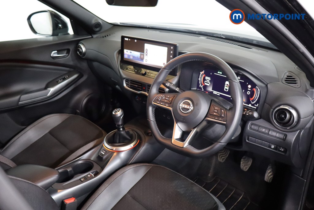 Nissan Juke N-Connecta Manual Petrol SUV - Stock Number (1563448) - 1st supplementary image
